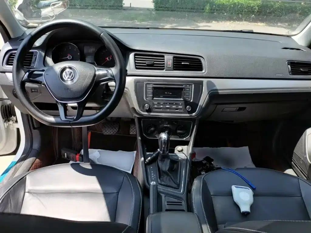 2015 Volkswagen Lavida 1.6L Automatic Comfort Edition — миниатюра 10