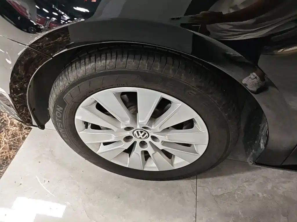 2013 Volkswagen Lavida Classic Facelift 1.6L Automatic Comfort Edition — миниатюра 23