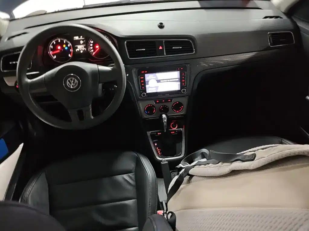 2013 Volkswagen Lavida Classic Facelift 1.6L Automatic Comfort Edition — миниатюра 10