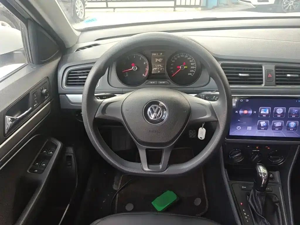 2017 Volkswagen Lavida 1.6L Automatic Fashion Edition — миниатюра 11