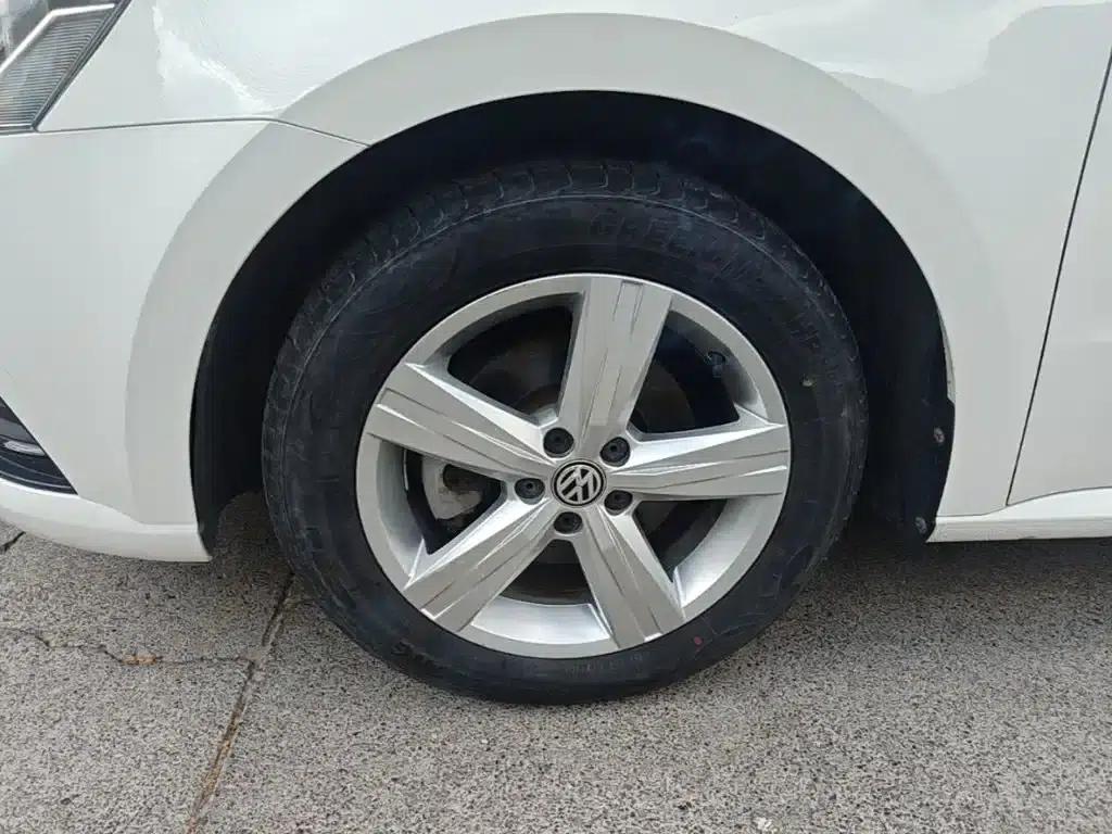 2017 Volkswagen Lavida 1.6L Automatic Fashion Edition — миниатюра 23