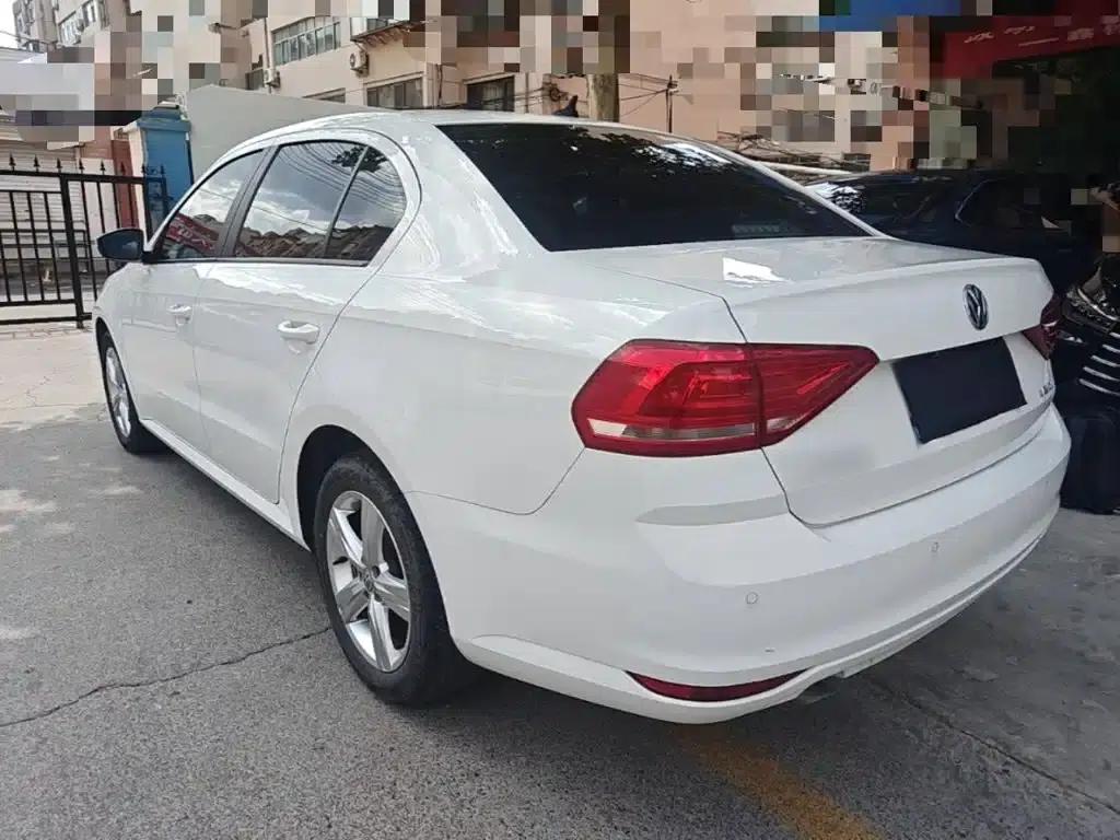 2017 Volkswagen Lavida 1.6L Automatic Fashion Edition — миниатюра 5