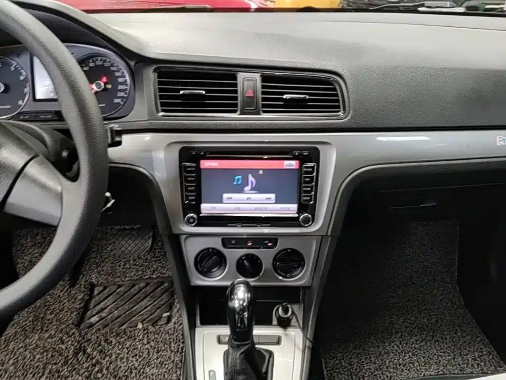 2013 Volkswagen Lavida Classic Facelift 1.6L Automatic Fashion Edition — миниатюра 13