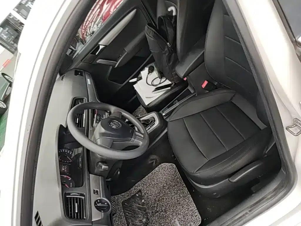 2013 Volkswagen Lavida Classic Facelift 1.6L Automatic Fashion Edition — миниатюра 15