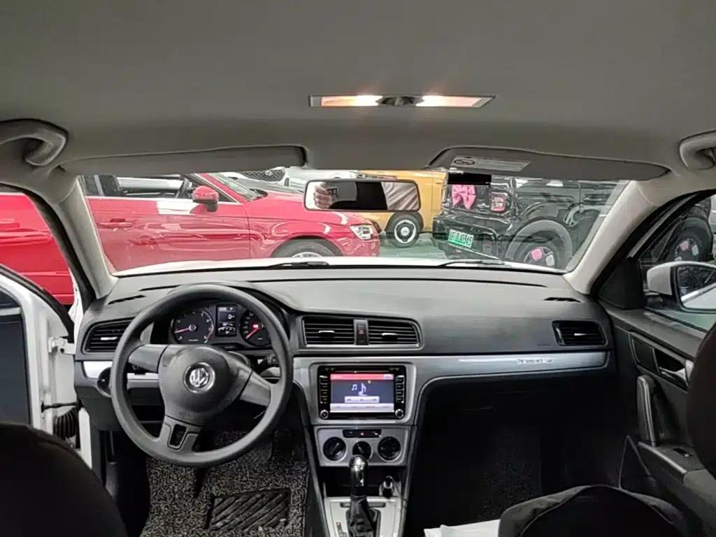 2013 Volkswagen Lavida Classic Facelift 1.6L Automatic Fashion Edition — миниатюра 18