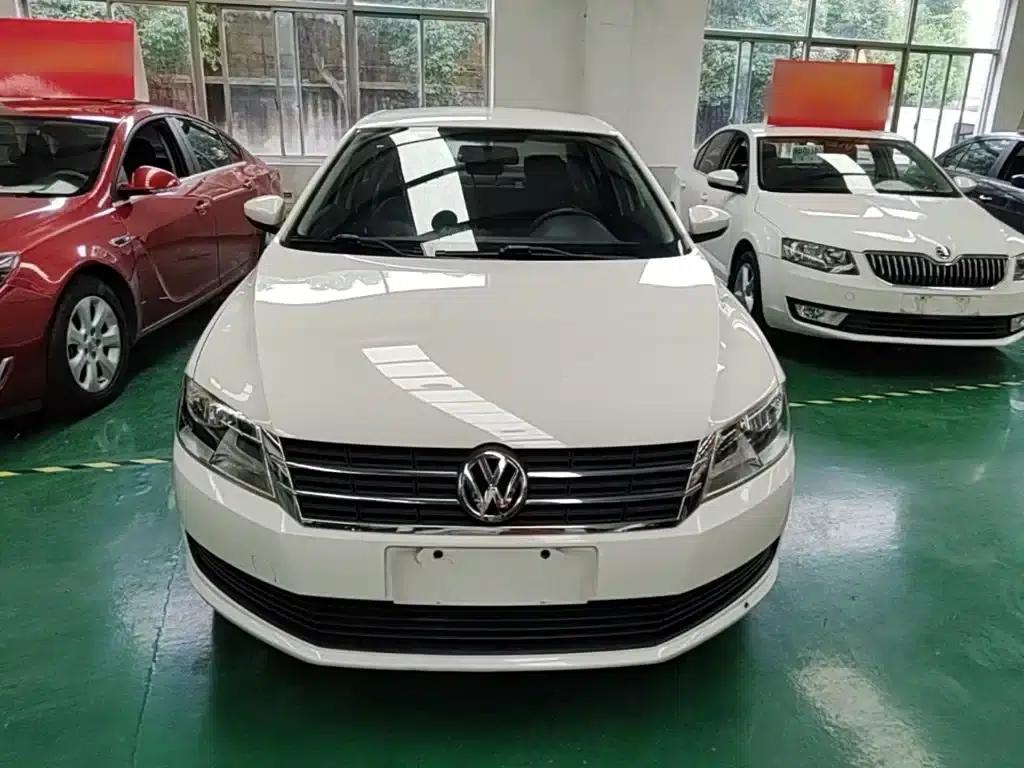 2013 Volkswagen Lavida Classic Facelift 1.6L Automatic Fashion Edition — миниатюра 3