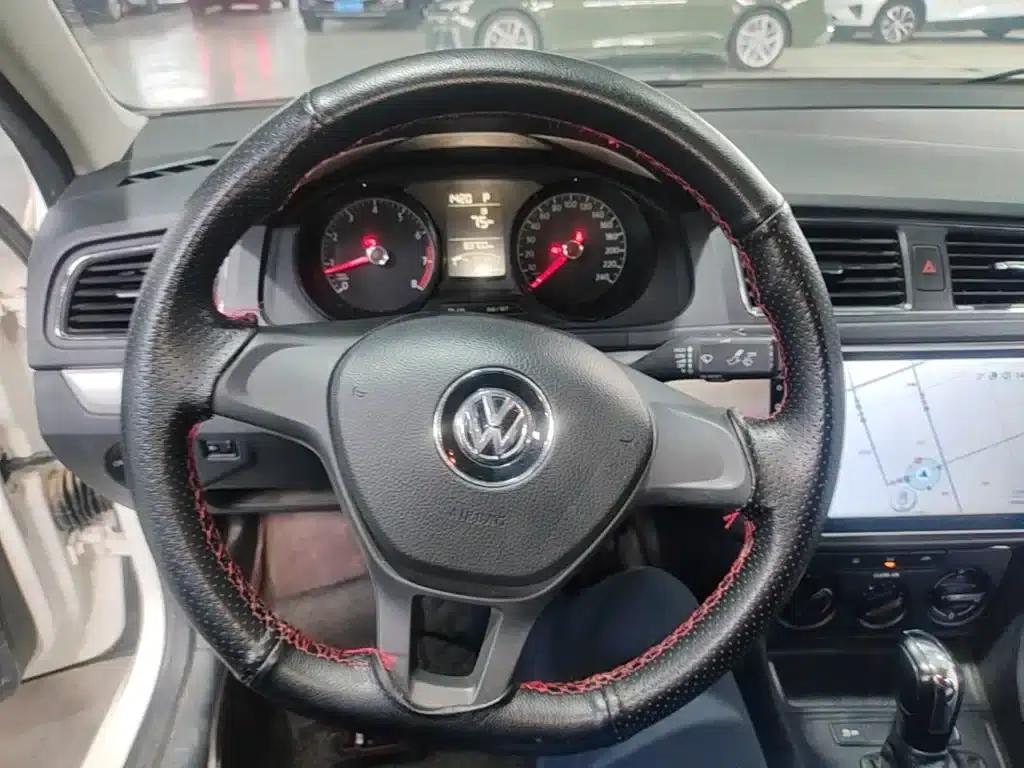 2017 Volkswagen Lavida 1.6L Automatic Fashion Edition — миниатюра 11