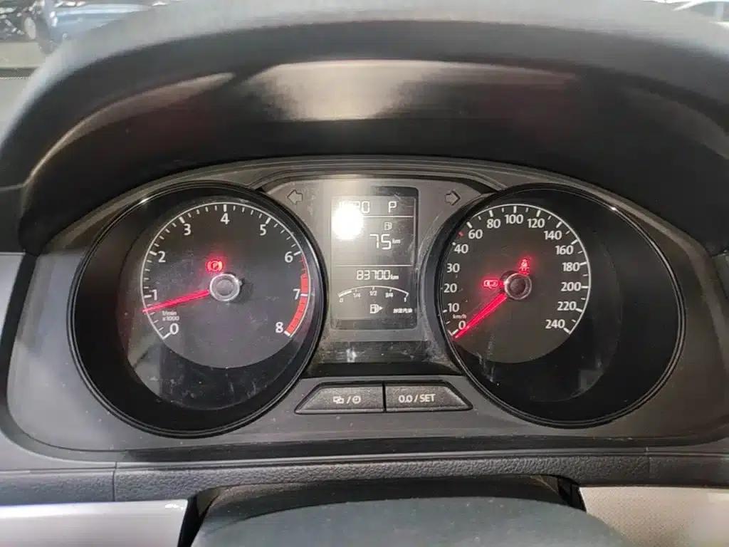 2017 Volkswagen Lavida 1.6L Automatic Fashion Edition — миниатюра 12