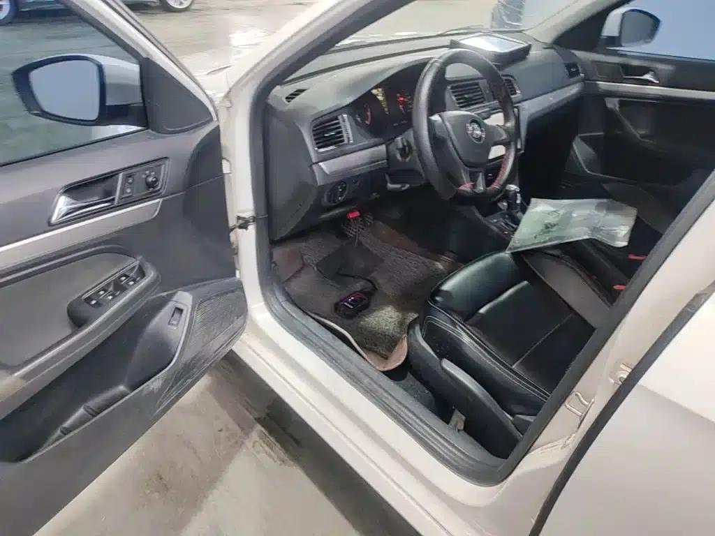 2017 Volkswagen Lavida 1.6L Automatic Fashion Edition — миниатюра 16
