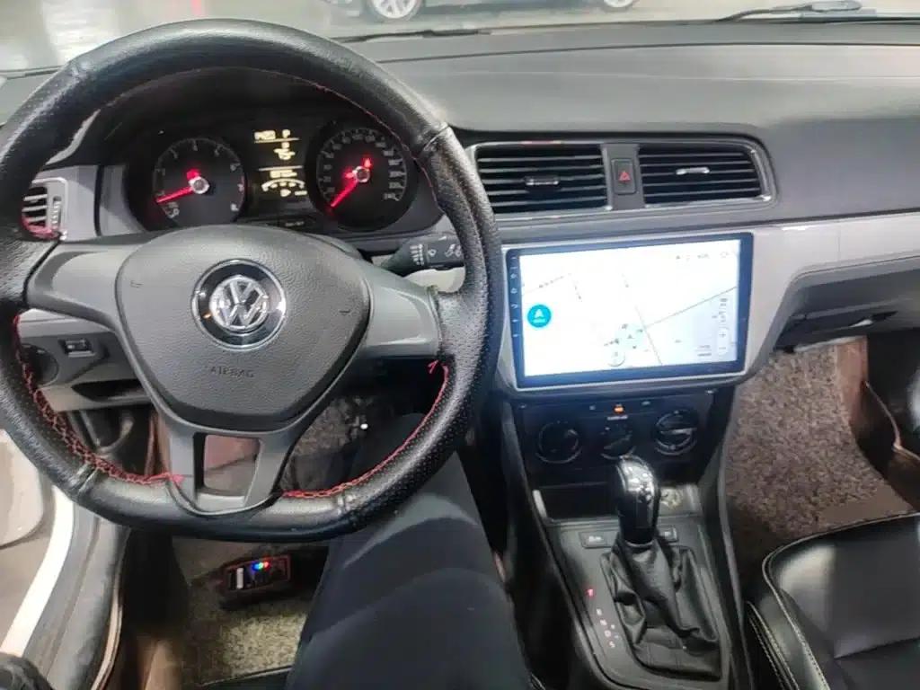 2017 Volkswagen Lavida 1.6L Automatic Fashion Edition — миниатюра 10