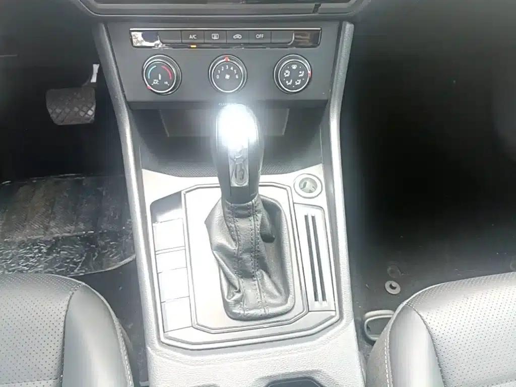 2019 Volkswagen Lavida 1.5L Automatic Comfort Edition (China VI Emission Standard) — миниатюра 14