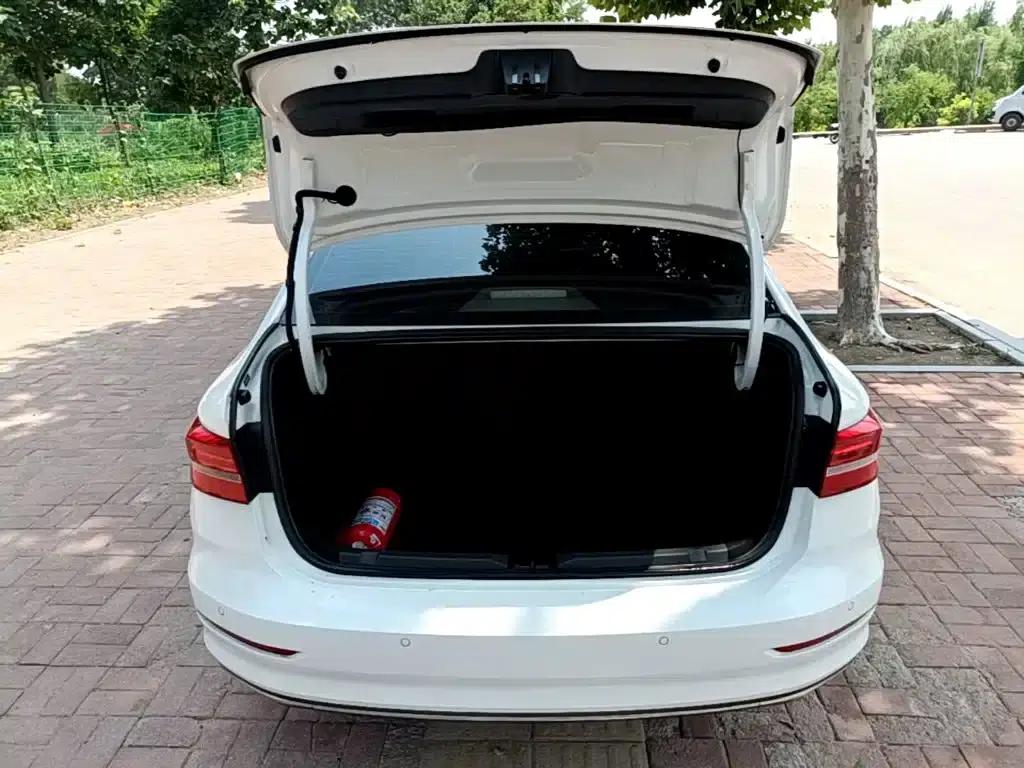 2019 Volkswagen Lavida 1.5L Automatic Comfort Edition (China VI Emission Standard) — миниатюра 19