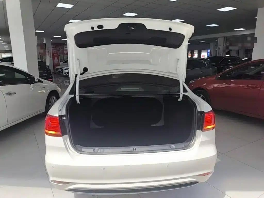 2019 Volkswagen Lavida, Lavida Qihang 1.5L Automatic Fashion Edition (National VI Emission Standard) — миниатюра 19