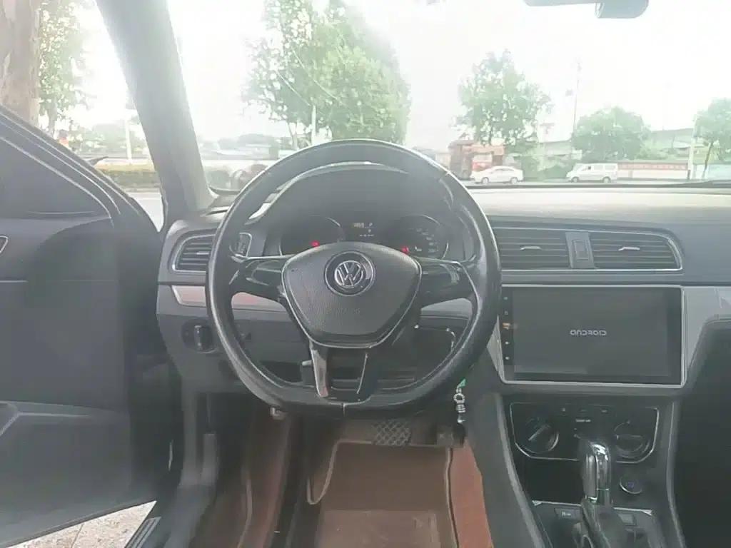 2015 Volkswagen Lavida 1.6L Automatic Comfort Edition — миниатюра 11
