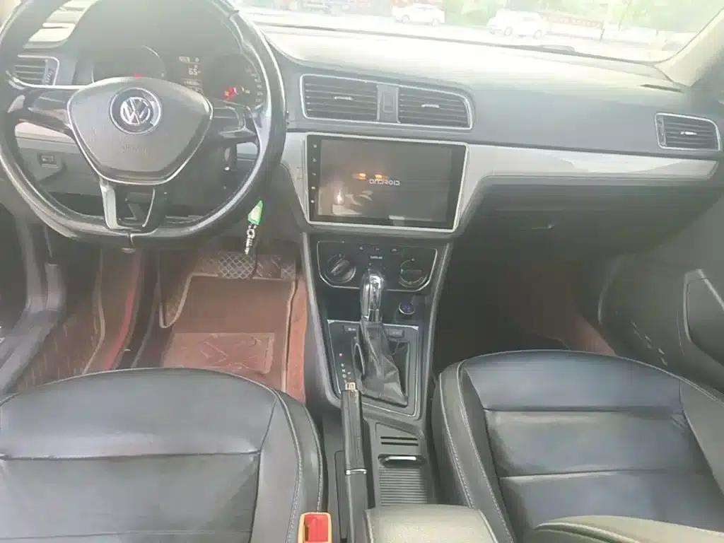 2015 Volkswagen Lavida 1.6L Automatic Comfort Edition — миниатюра 14
