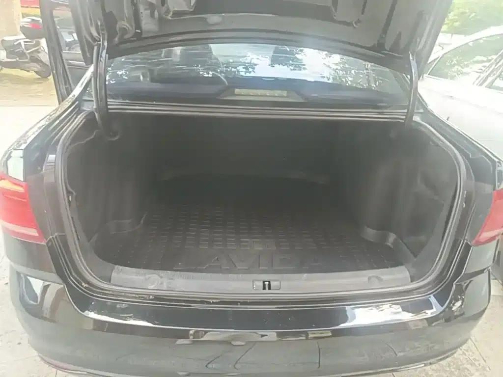 2015 Volkswagen Lavida 1.6L Automatic Comfort Edition — миниатюра 19