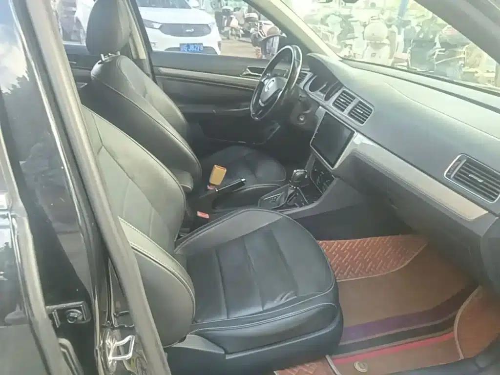 2015 Volkswagen Lavida 1.6L Automatic Comfort Edition — миниатюра 25