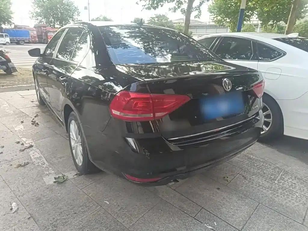 2015 Volkswagen Lavida 1.6L Automatic Comfort Edition — миниатюра 5