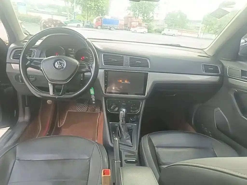 2015 Volkswagen Lavida 1.6L Automatic Comfort Edition — миниатюра 10