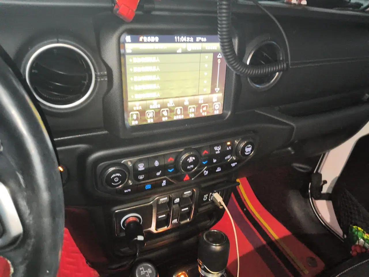 Jeep Wrangler New Energy 2021 Four-Door 2.0T 4xe Sahara First Edition — миниатюра 13