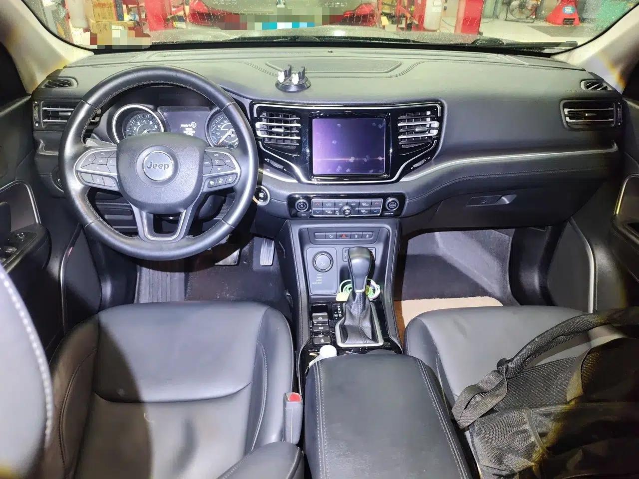 Jeep Grand Commander 2018 2.0T Four-Wheel Drive Prestige Edition China V — миниатюра 9