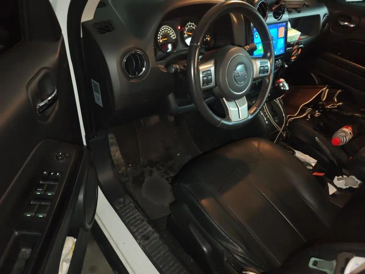 Jeep Patriot 2014 2.0L Sport Enhanced Edition — миниатюра 16