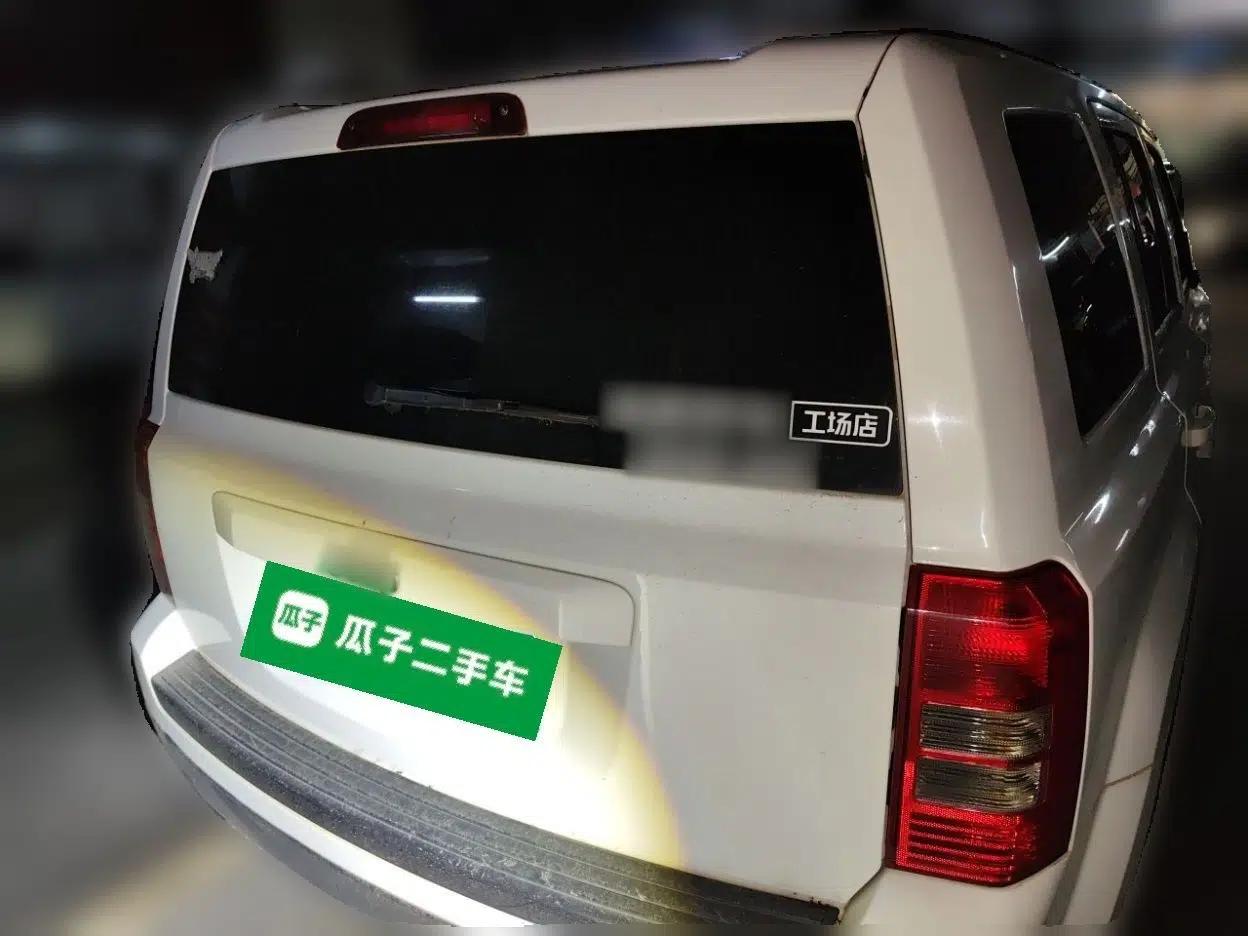 Jeep Patriot 2015 2.0L Sport Edition — миниатюра 5