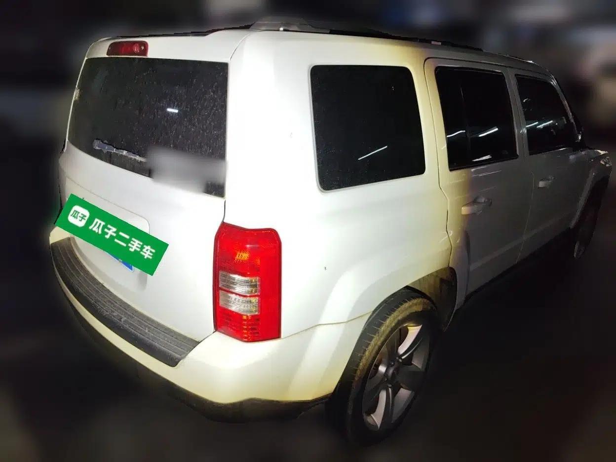 Jeep Patriot 2015 2.0L Sport Edition — миниатюра 6