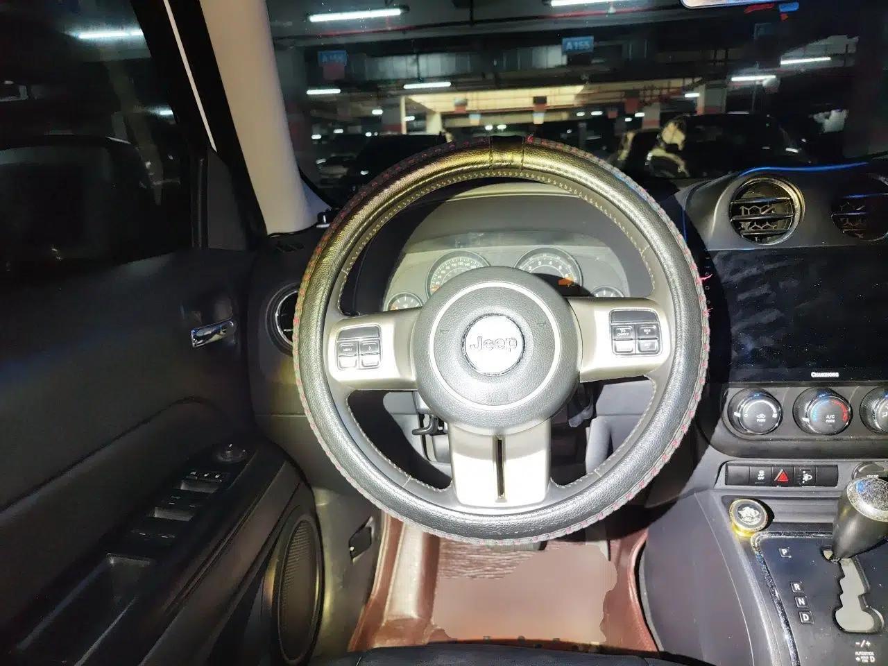 Jeep Patriot 2015 2.0L Sport Edition — миниатюра 10