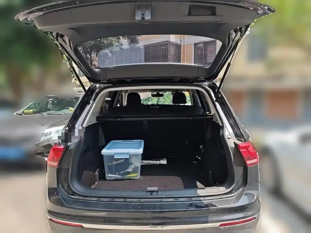 Tiguan L 2018 330TSI Automatic 2WD Comfort Edition — миниатюра 15