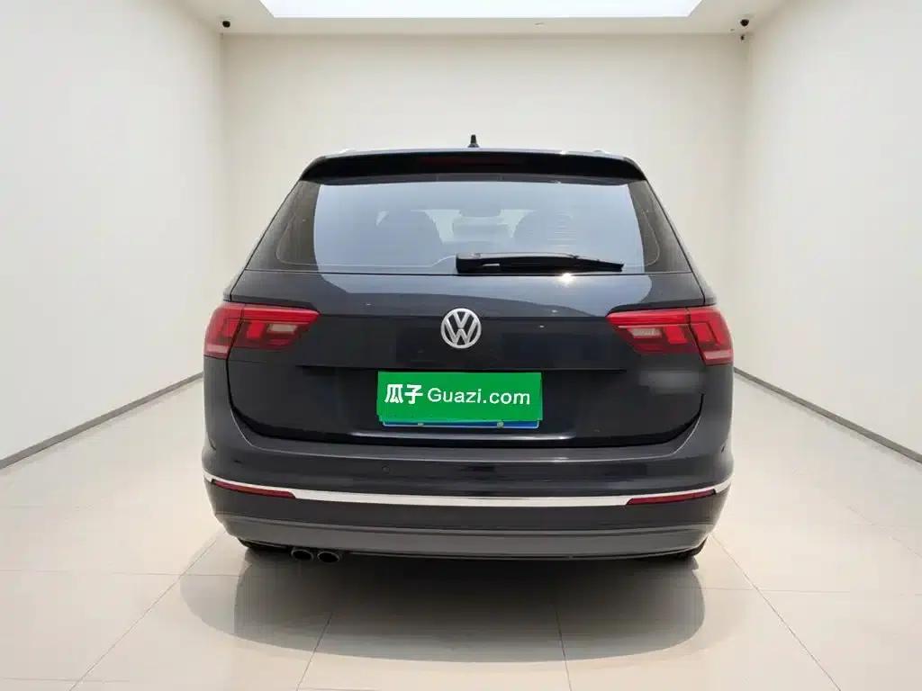 Tiguan L 2018 330TSI Automatic 2WD Comfort Edition — миниатюра 3