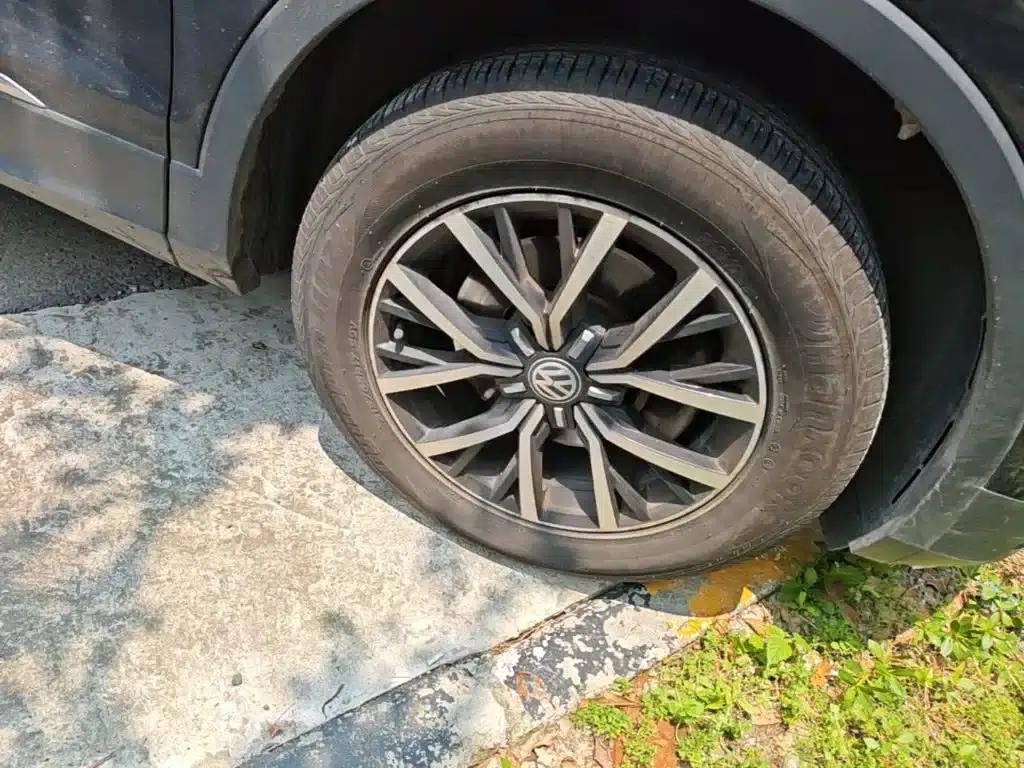 Tiguan L 2018 330TSI Automatic 2WD Comfort Edition — миниатюра 26