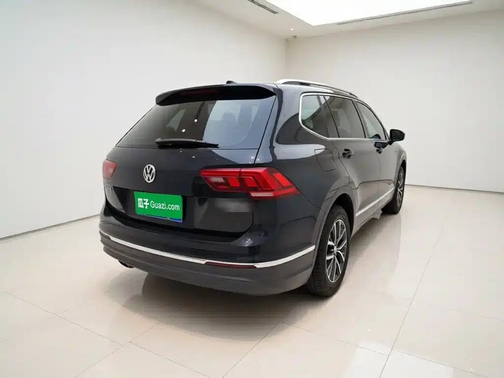 Tiguan L 2018 330TSI Automatic 2WD Comfort Edition — миниатюра 4