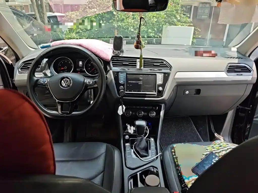 Tiguan L 2018 330TSI Automatic 2WD Comfort Edition — миниатюра 5