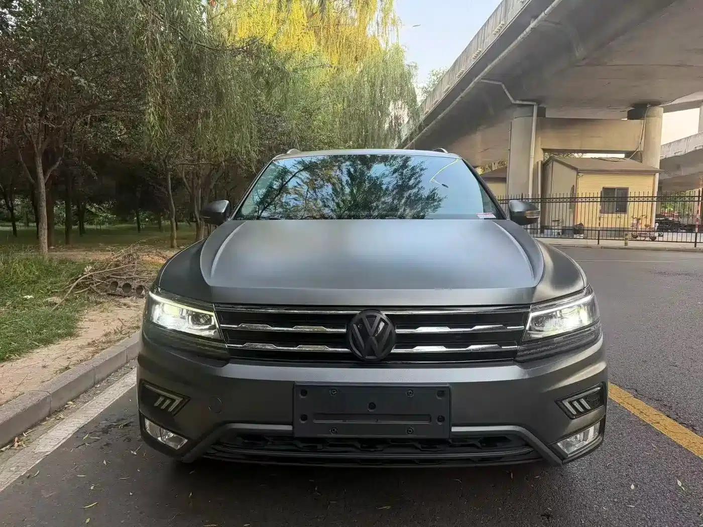 Tiguan L 2017 330TSI Automatic 2WD Luxury Edition — миниатюра 2