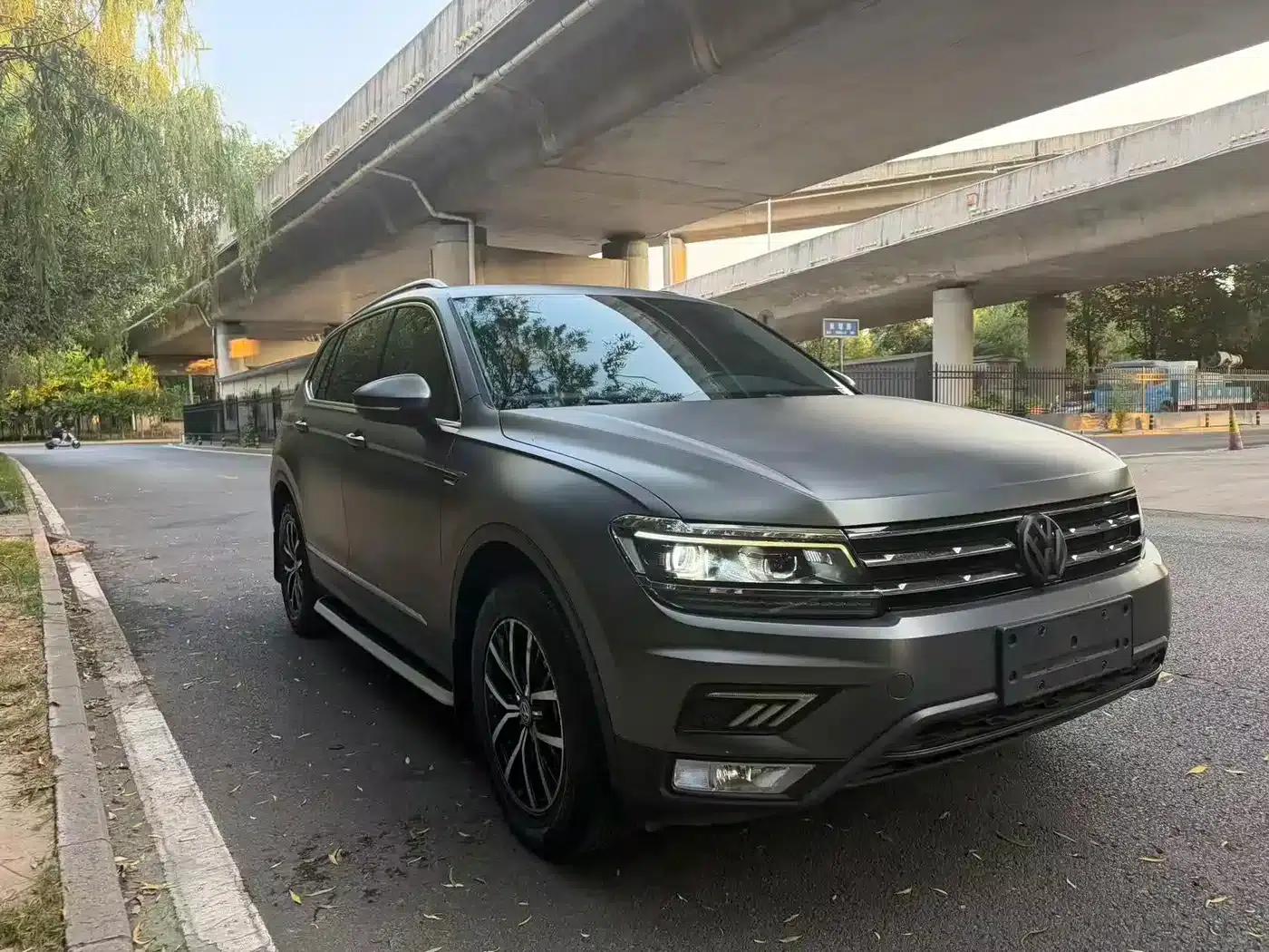 Tiguan L 2017 330TSI Automatic 2WD Luxury Edition — миниатюра 3