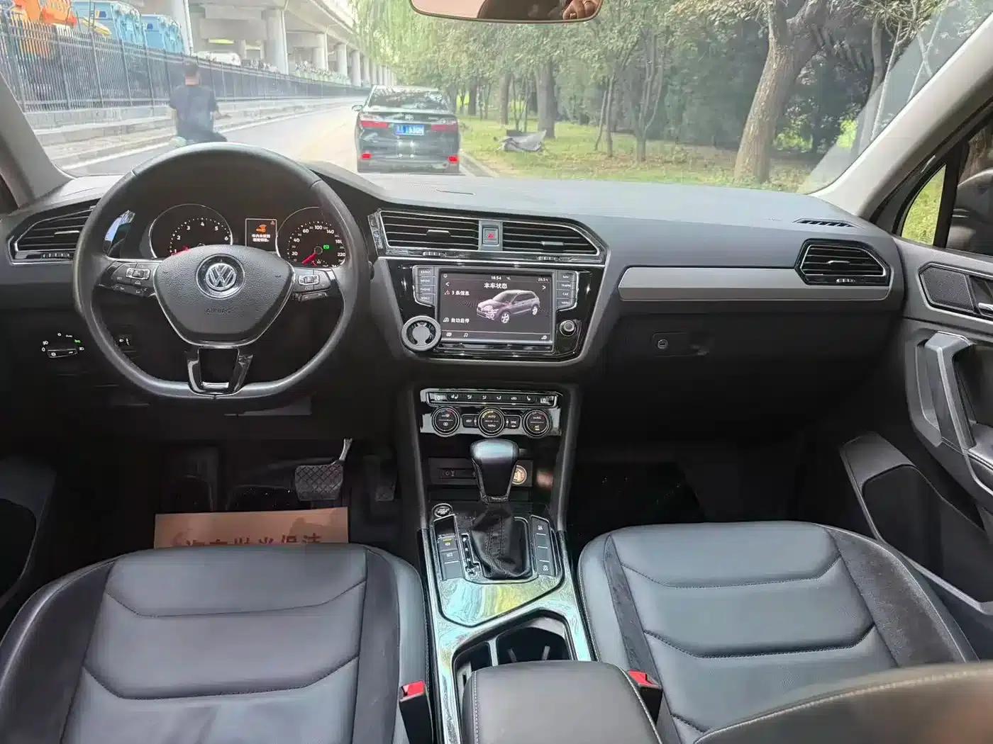 Tiguan L 2017 330TSI Automatic 2WD Luxury Edition — миниатюра 6