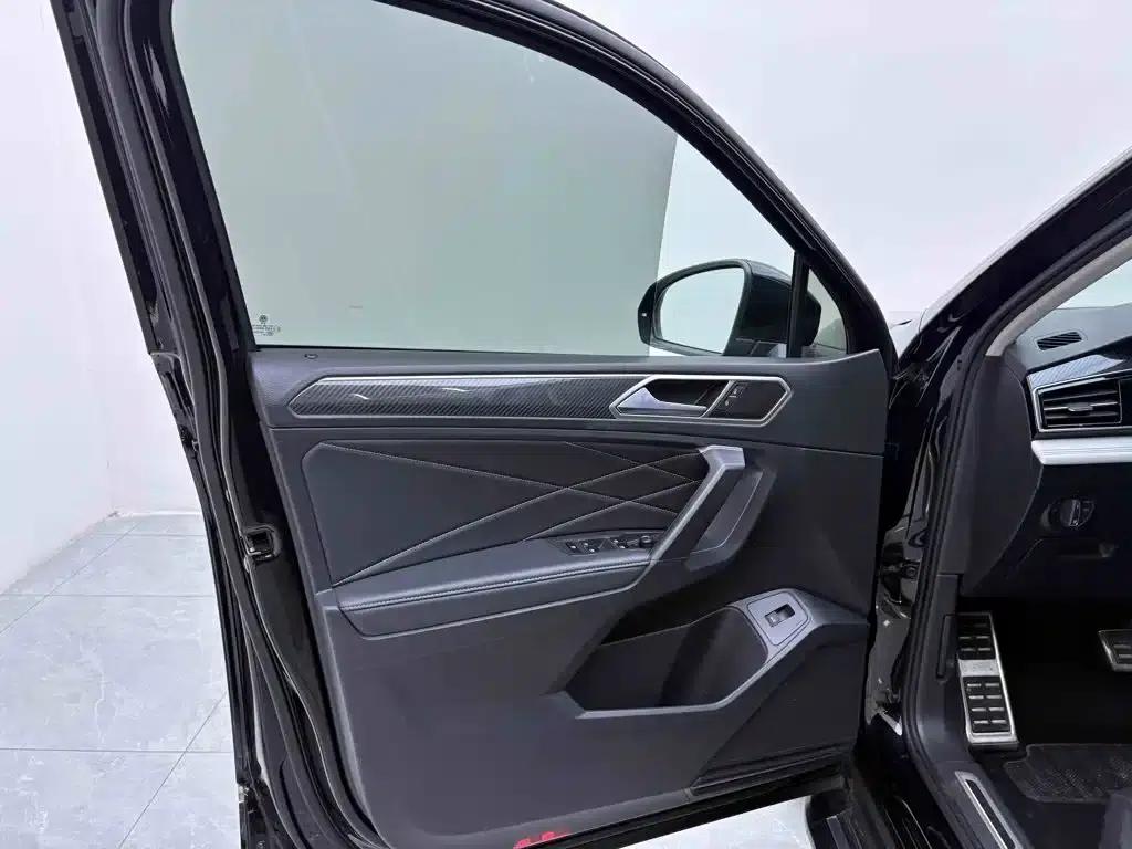 Tiguan L 2022 380TSI Automatic 4WD R-Line Premium Edition 7-Seater — миниатюра 16