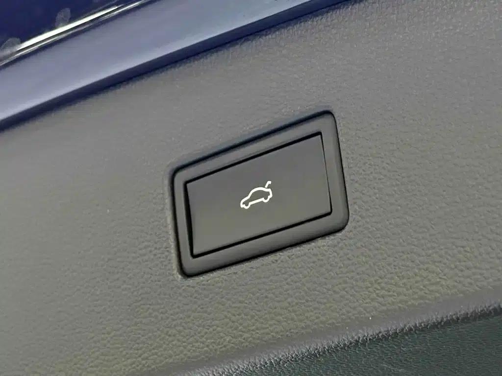Tiguan L 2022 380TSI Automatic 4WD R-Line Premium Edition 7-Seater — миниатюра 21