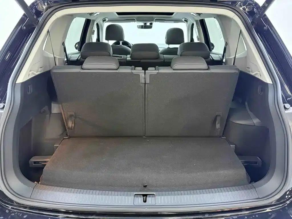 Tiguan L 2022 380TSI Automatic 4WD R-Line Premium Edition 7-Seater — миниатюра 27