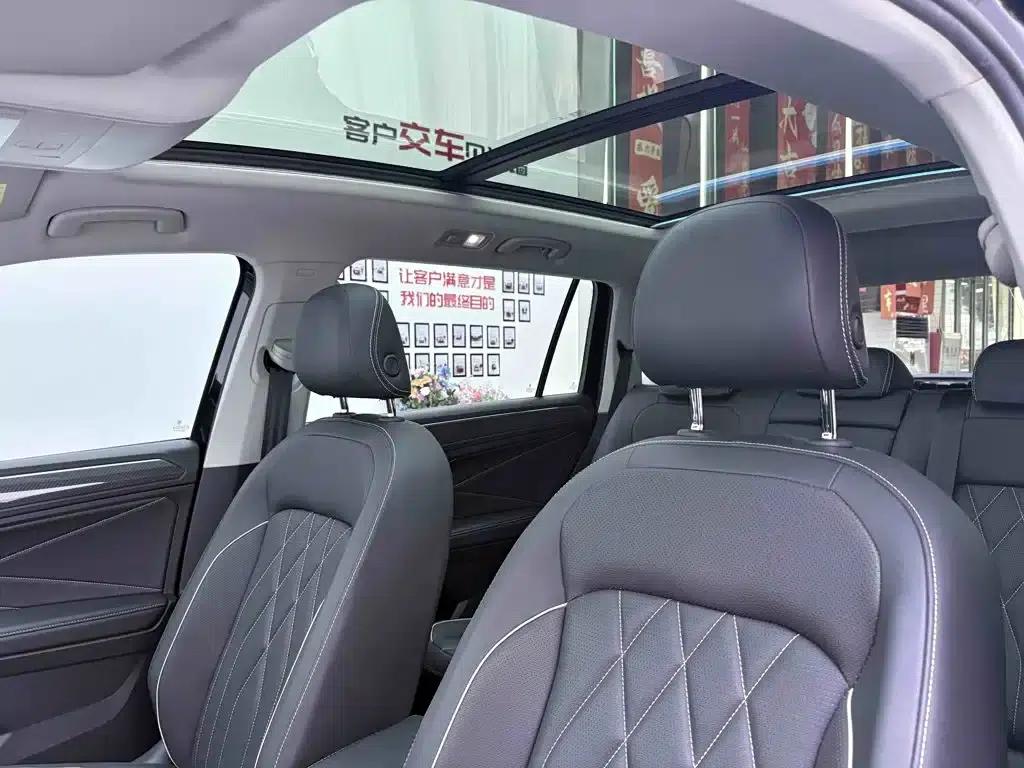Tiguan L 2022 380TSI Automatic 4WD R-Line Premium Edition 7-Seater — миниатюра 28