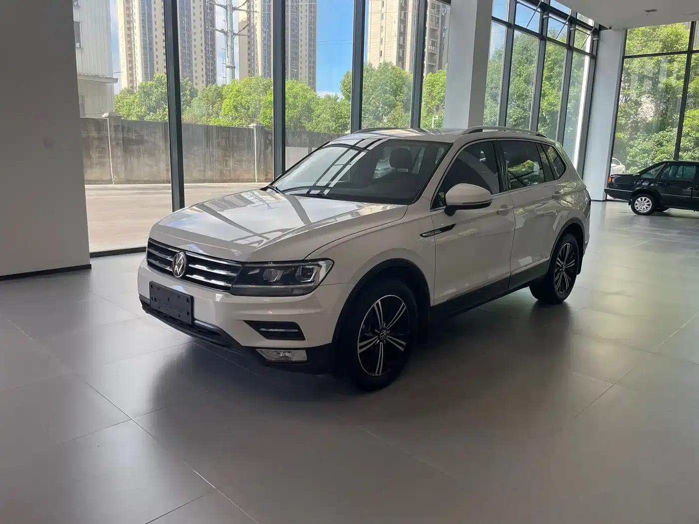 Tiguan L 2021 330TSI Automatic 2WD Smart Edition — миниатюра 1