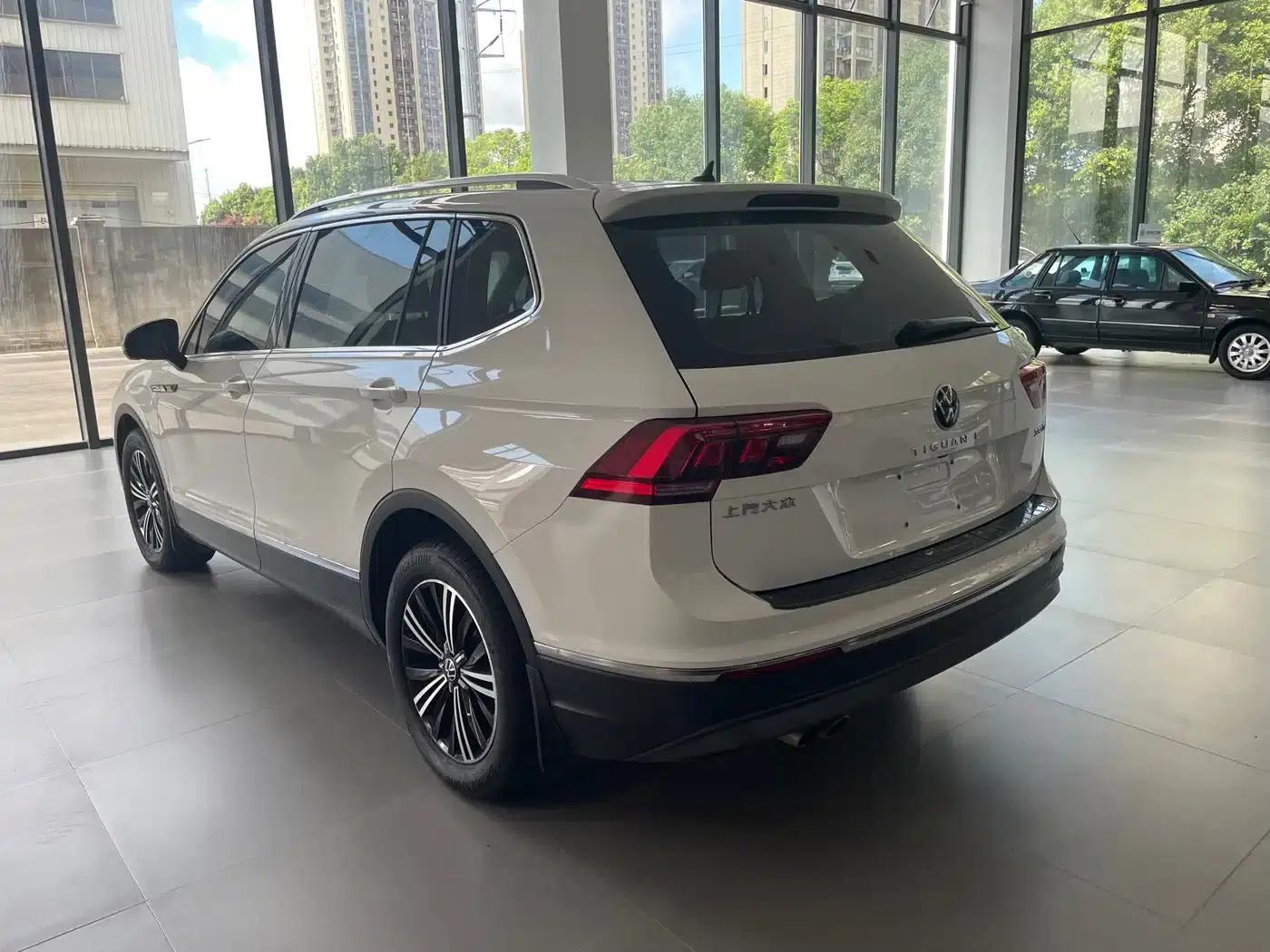 Tiguan L 2021 330TSI Automatic 2WD Smart Edition — миниатюра 12