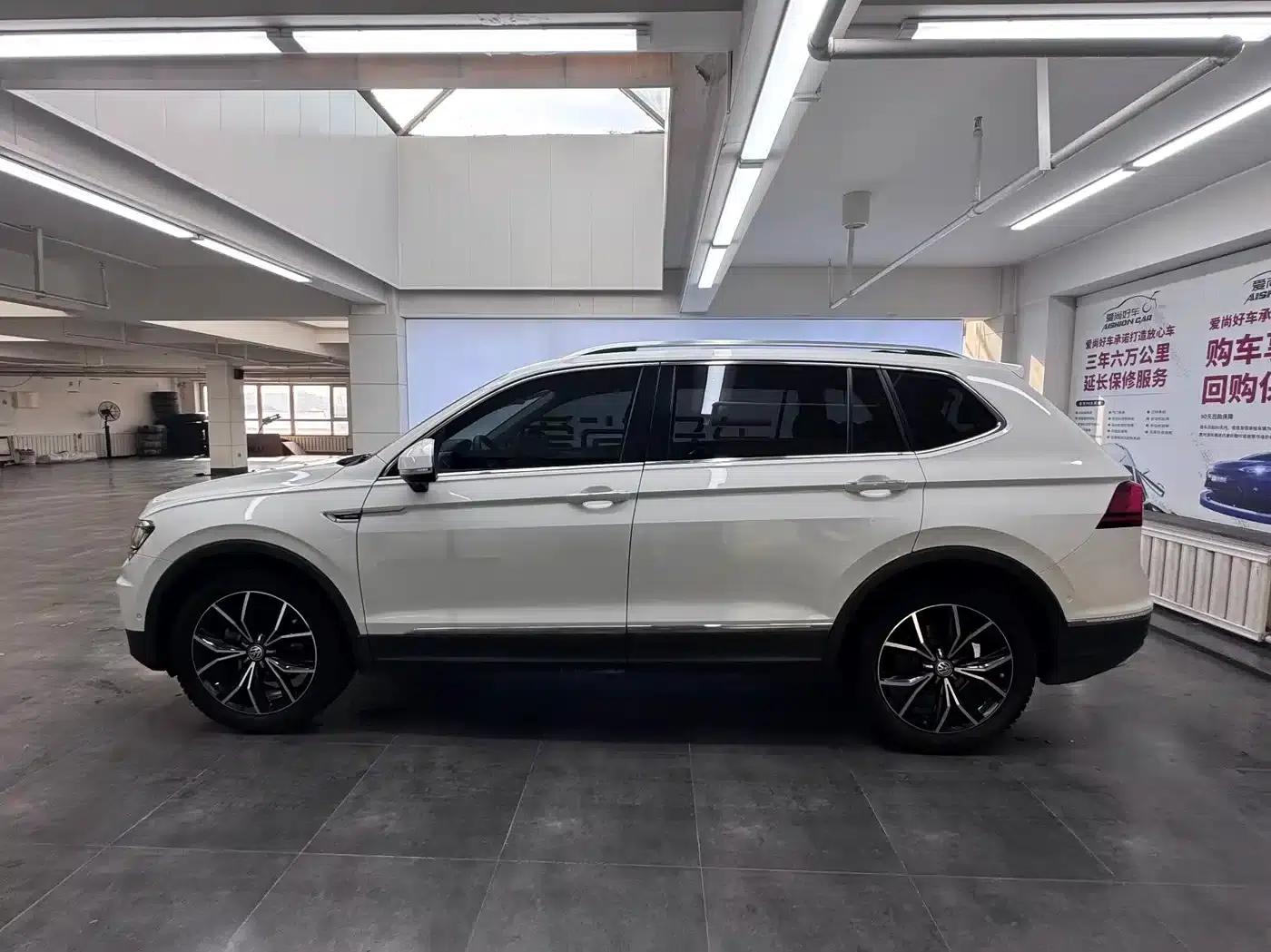 Tiguan L 2019 380TSI Automatic 4WD Smart Luxury Edition 7-Seater (China VI Emission Standard) — миниатюра 4