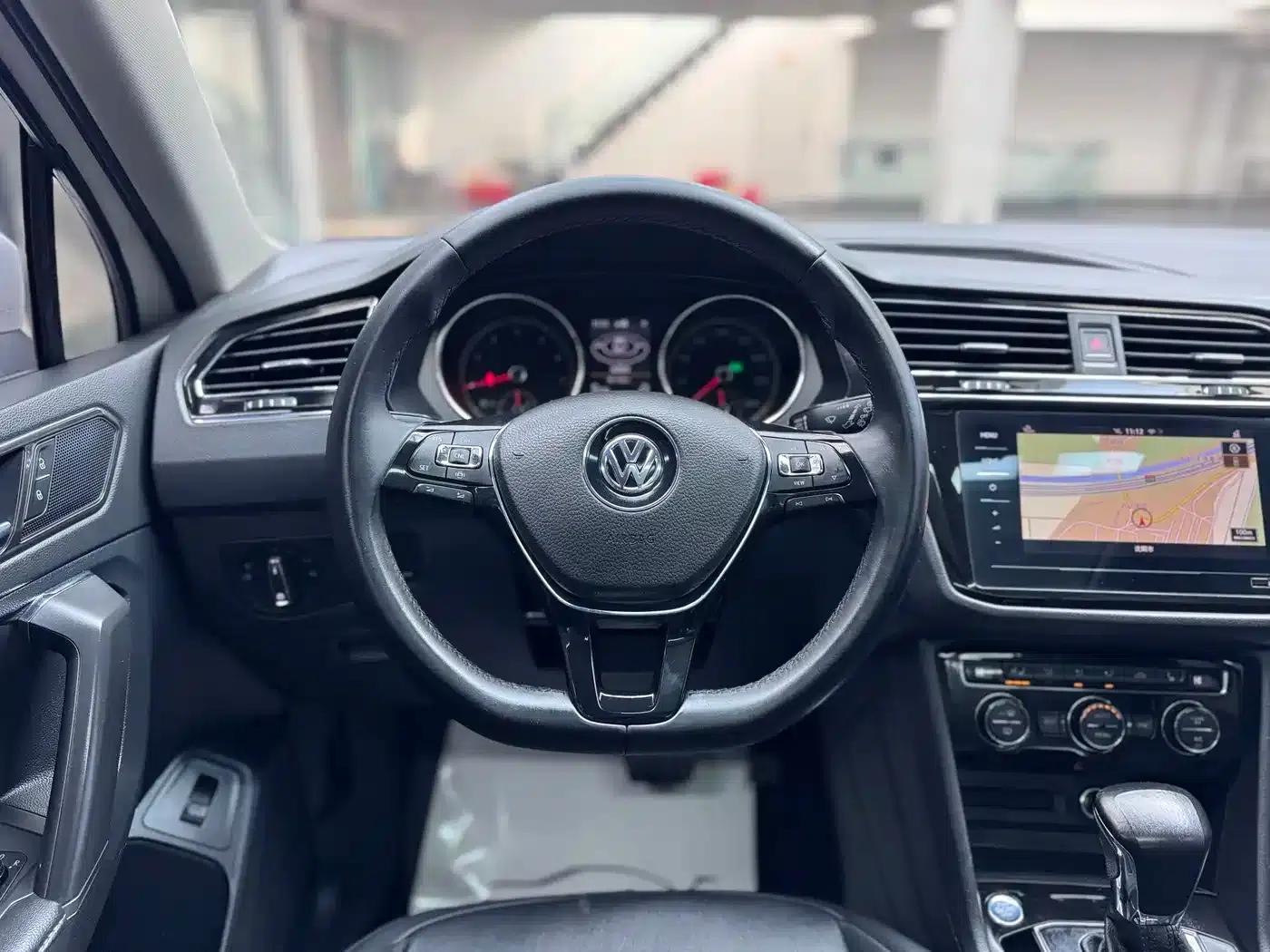 Tiguan L 2019 380TSI Automatic 4WD Smart Luxury Edition 7-Seater (China VI Emission Standard) — миниатюра 10