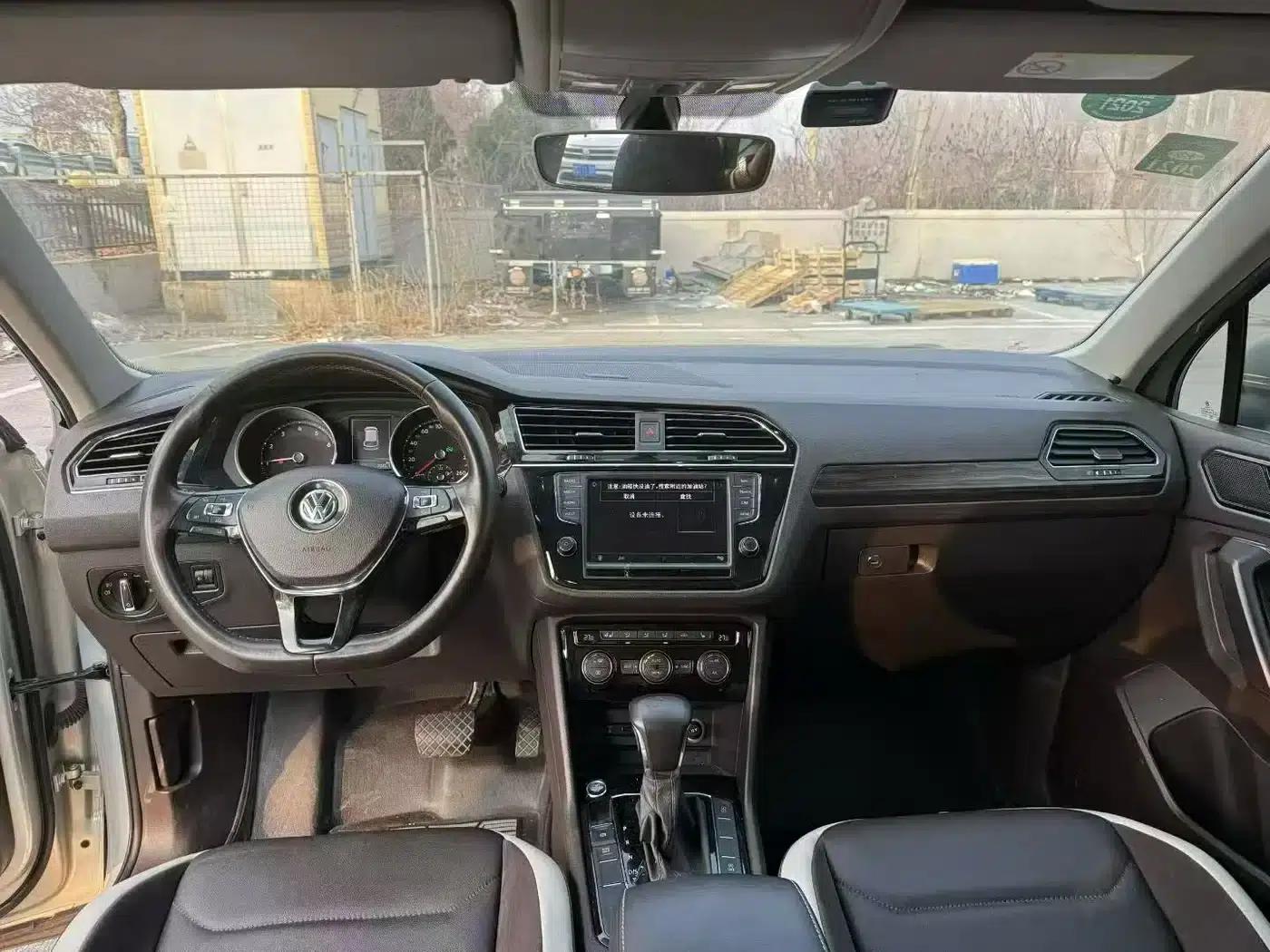 Tiguan L 2017 330TSI Automatic 2WD Luxury Edition — миниатюра 6