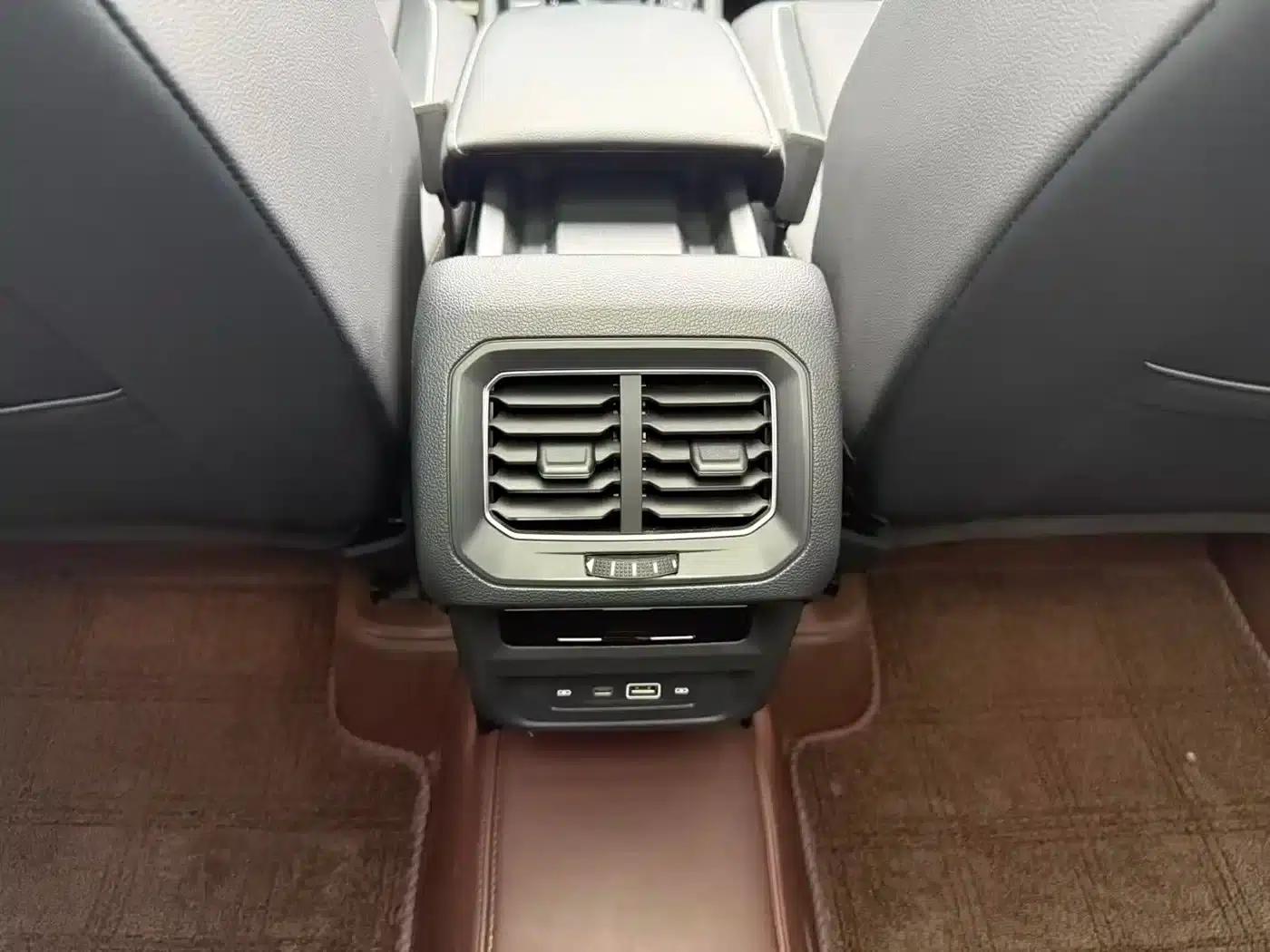 Tiguan L 2023 330TSI Automatic 2WD R-Line Premium Edition — миниатюра 11