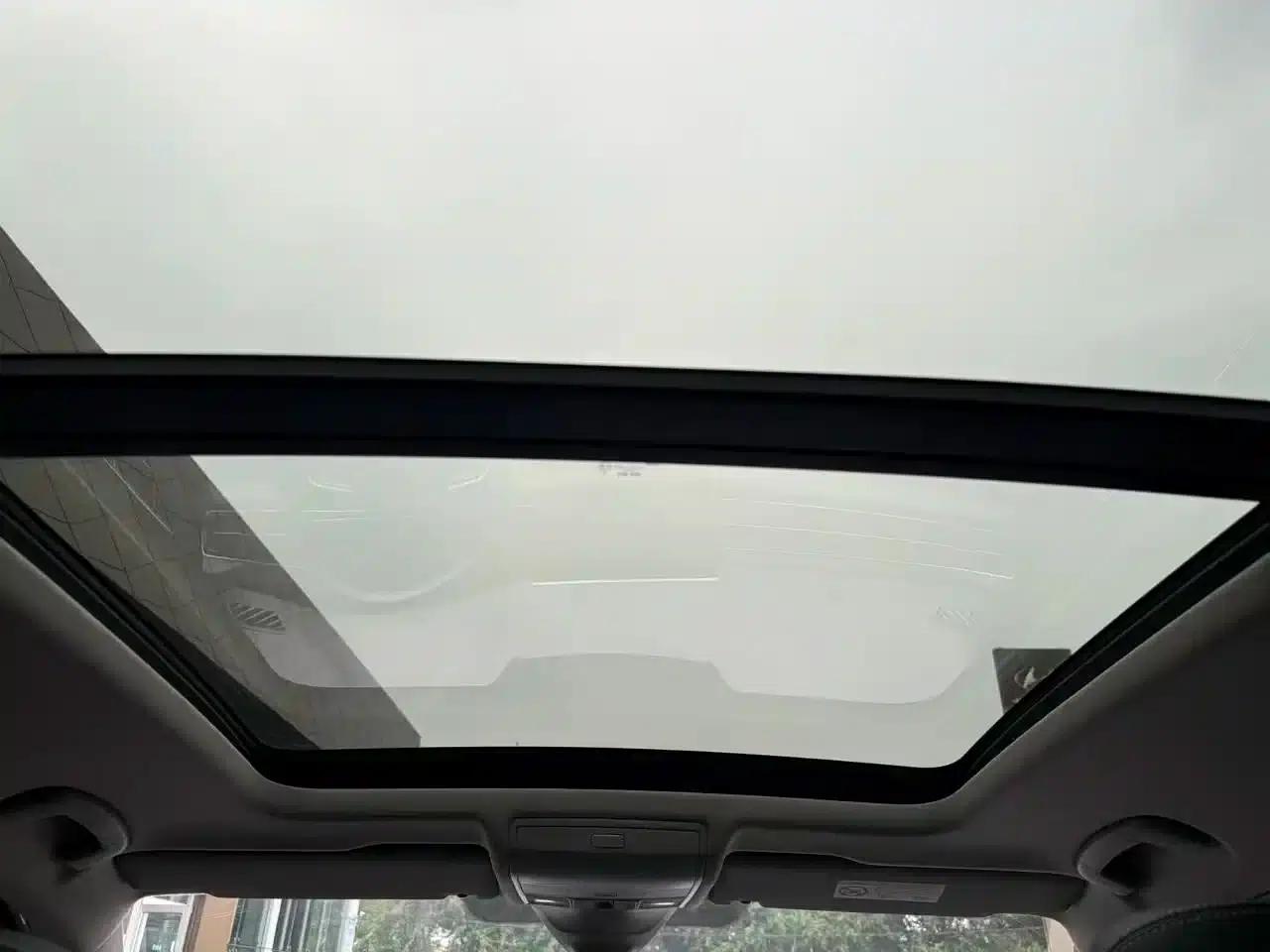 Tiguan L 2023 330TSI Automatic 2WD R-Line Premium Edition — миниатюра 12