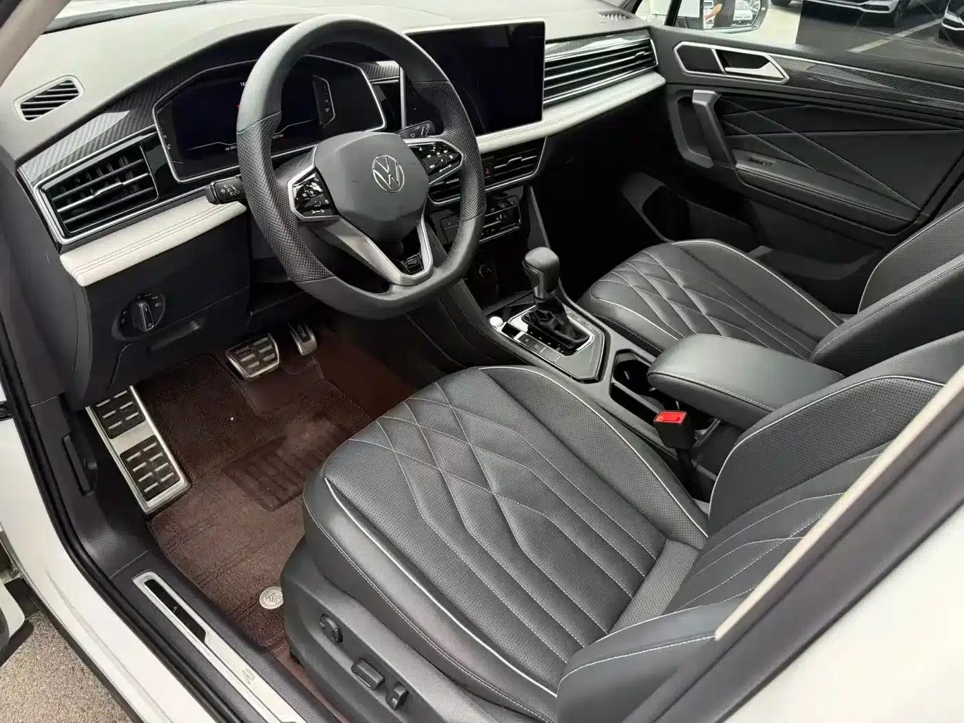 Tiguan L 2023 330TSI Automatic 2WD R-Line Premium Edition — миниатюра 13