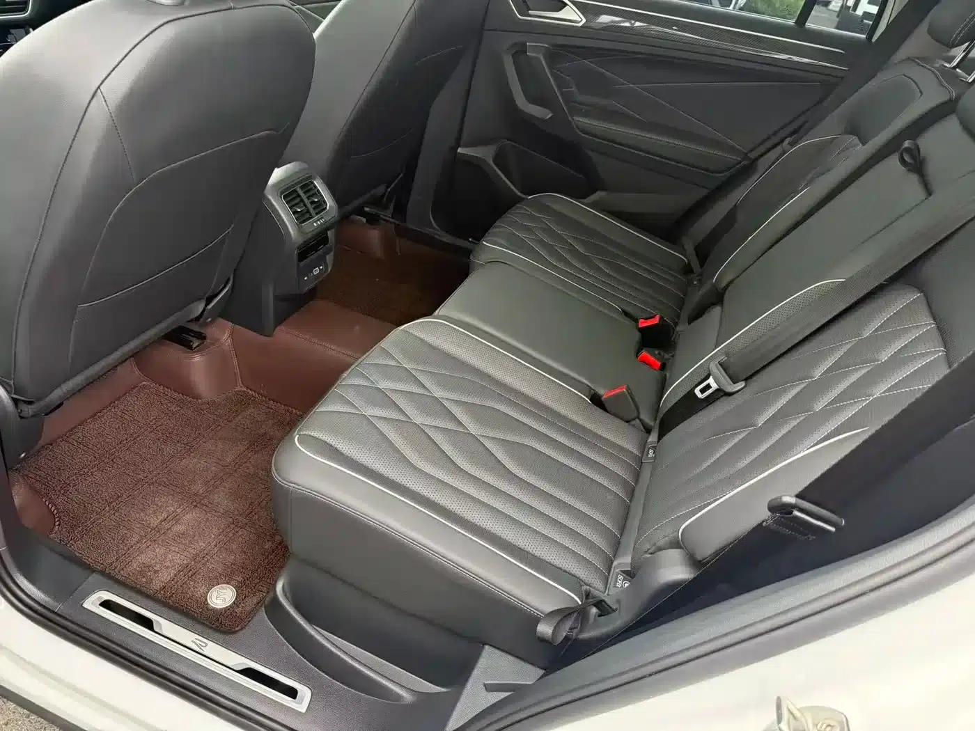 Tiguan L 2023 330TSI Automatic 2WD R-Line Premium Edition — миниатюра 14